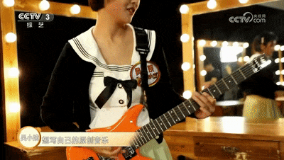 1697769080166830.gif 640.gif